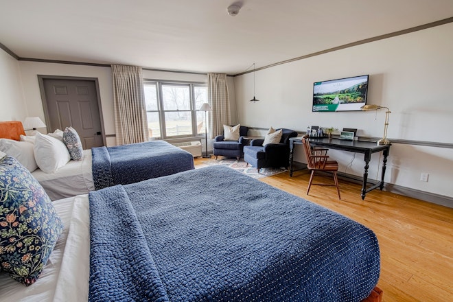 Windham View Double Queen with Balcony