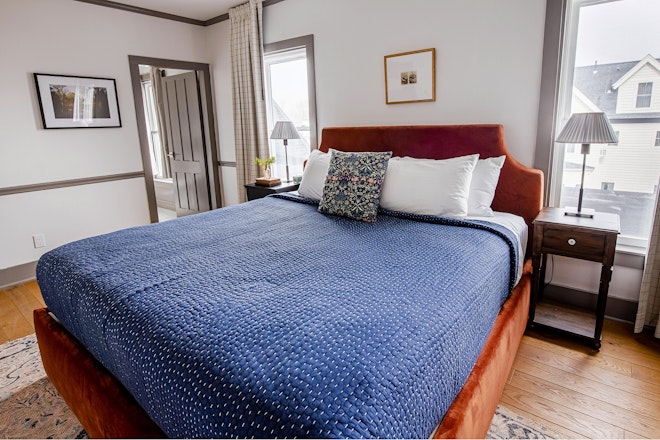 Charming King with Balcony