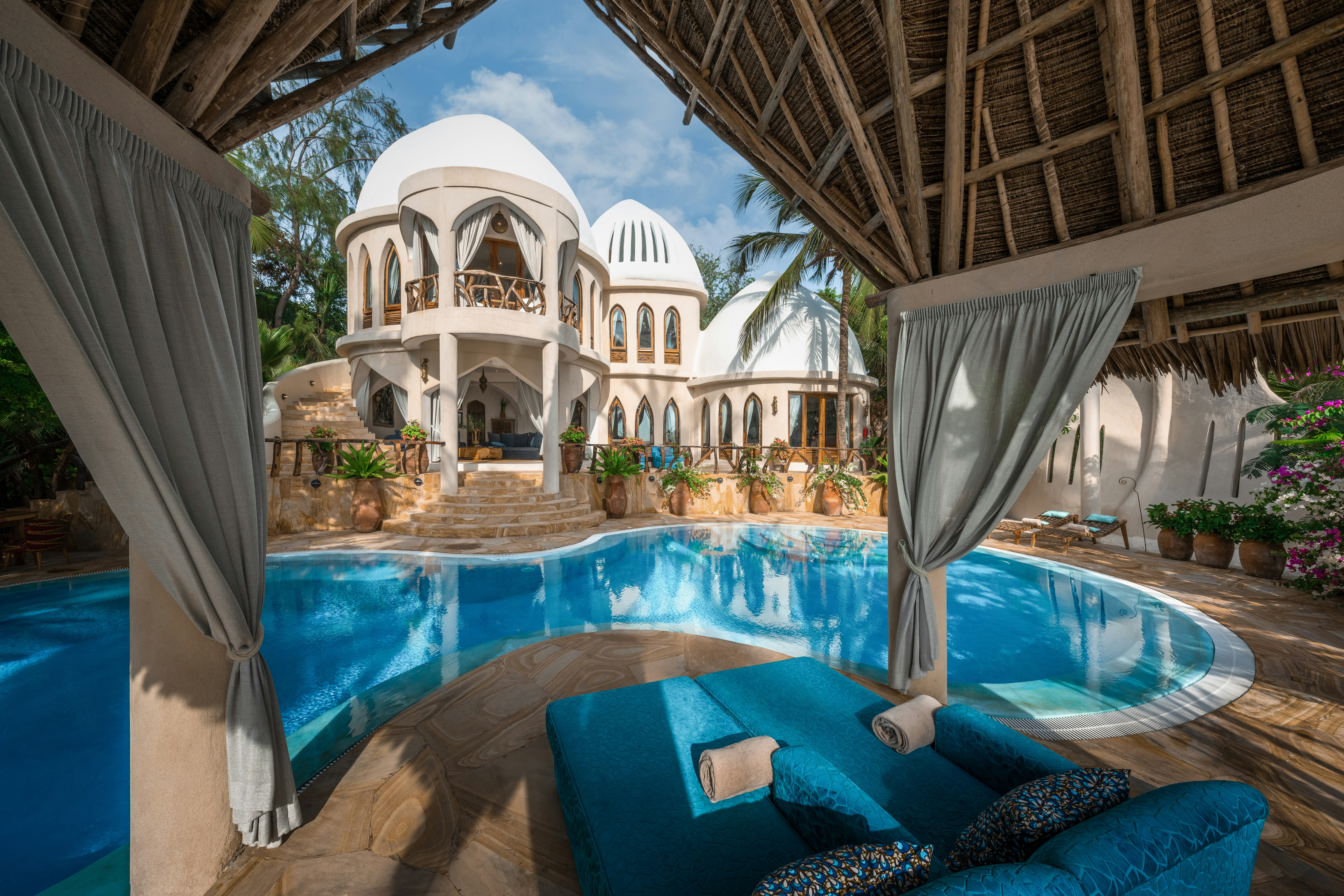 Villa Nyota - Terrace with Pool