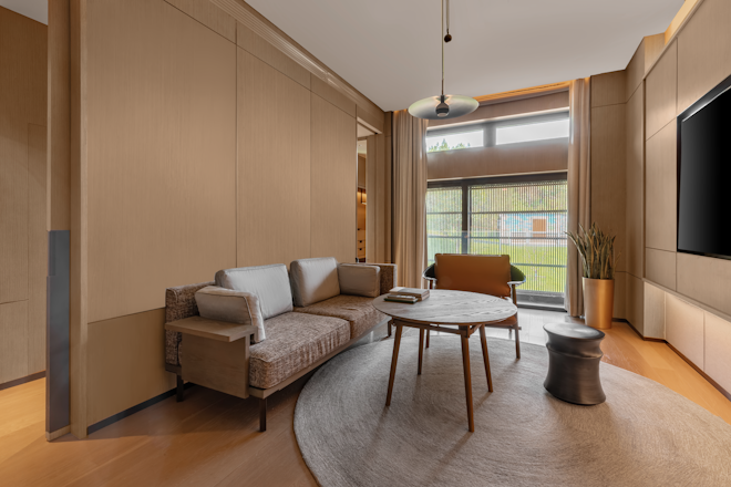 Ming Yan Viewing Suite