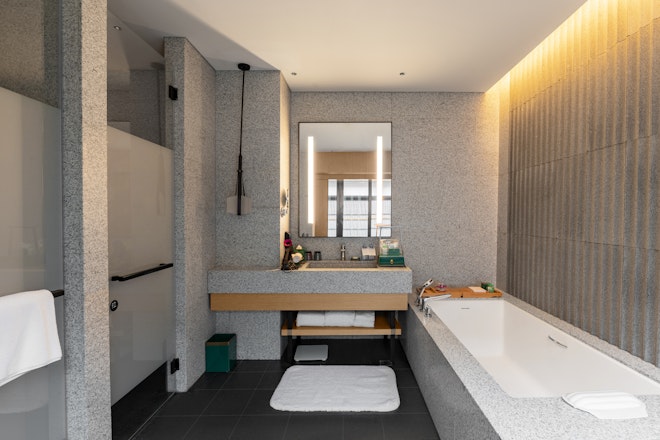 Ming Yan Viewing Bathroom