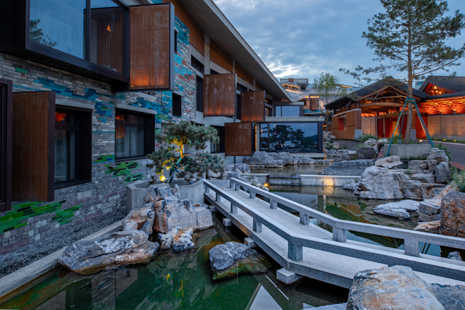 Pine Creek Night View