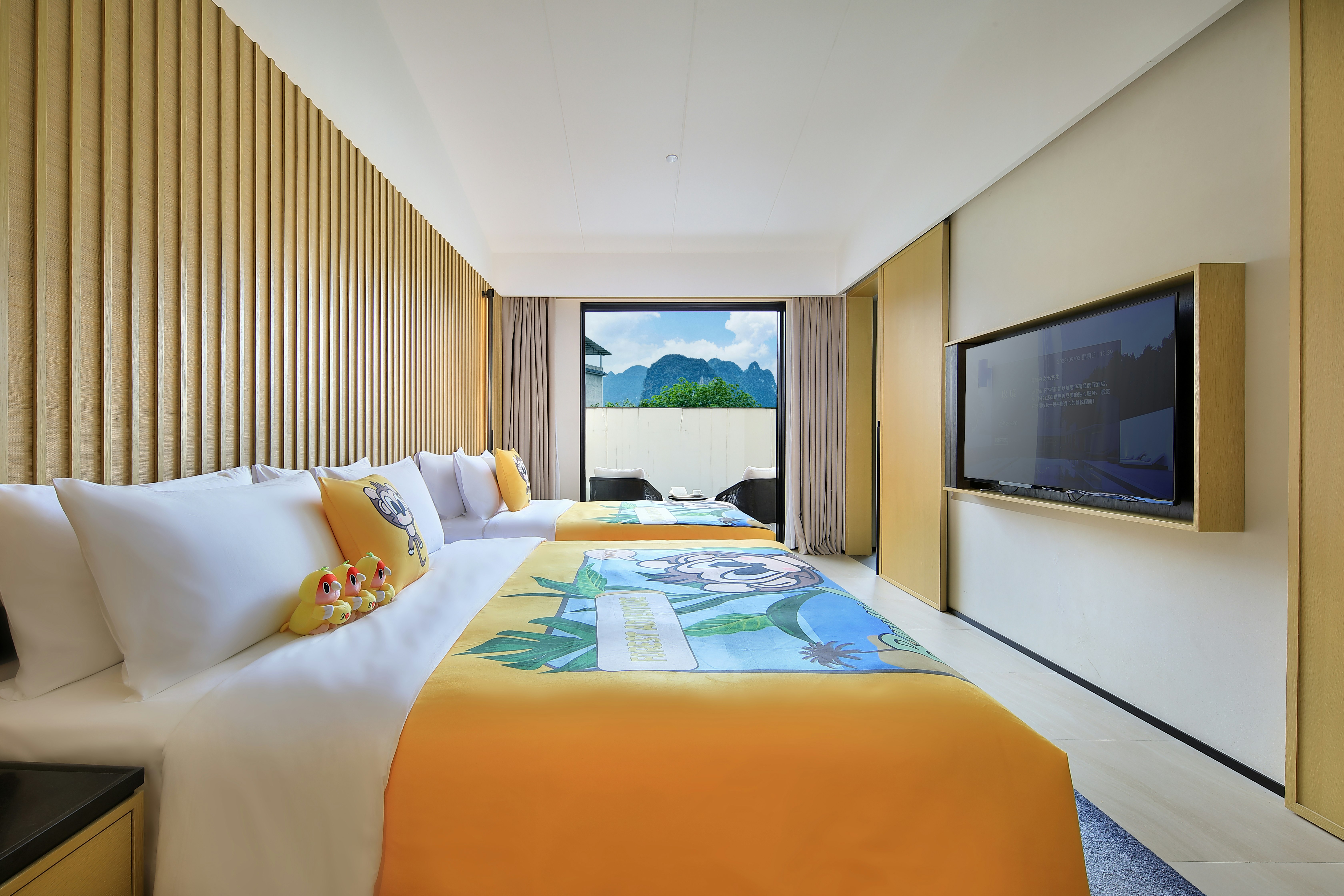 Courtyard Family Room Interior