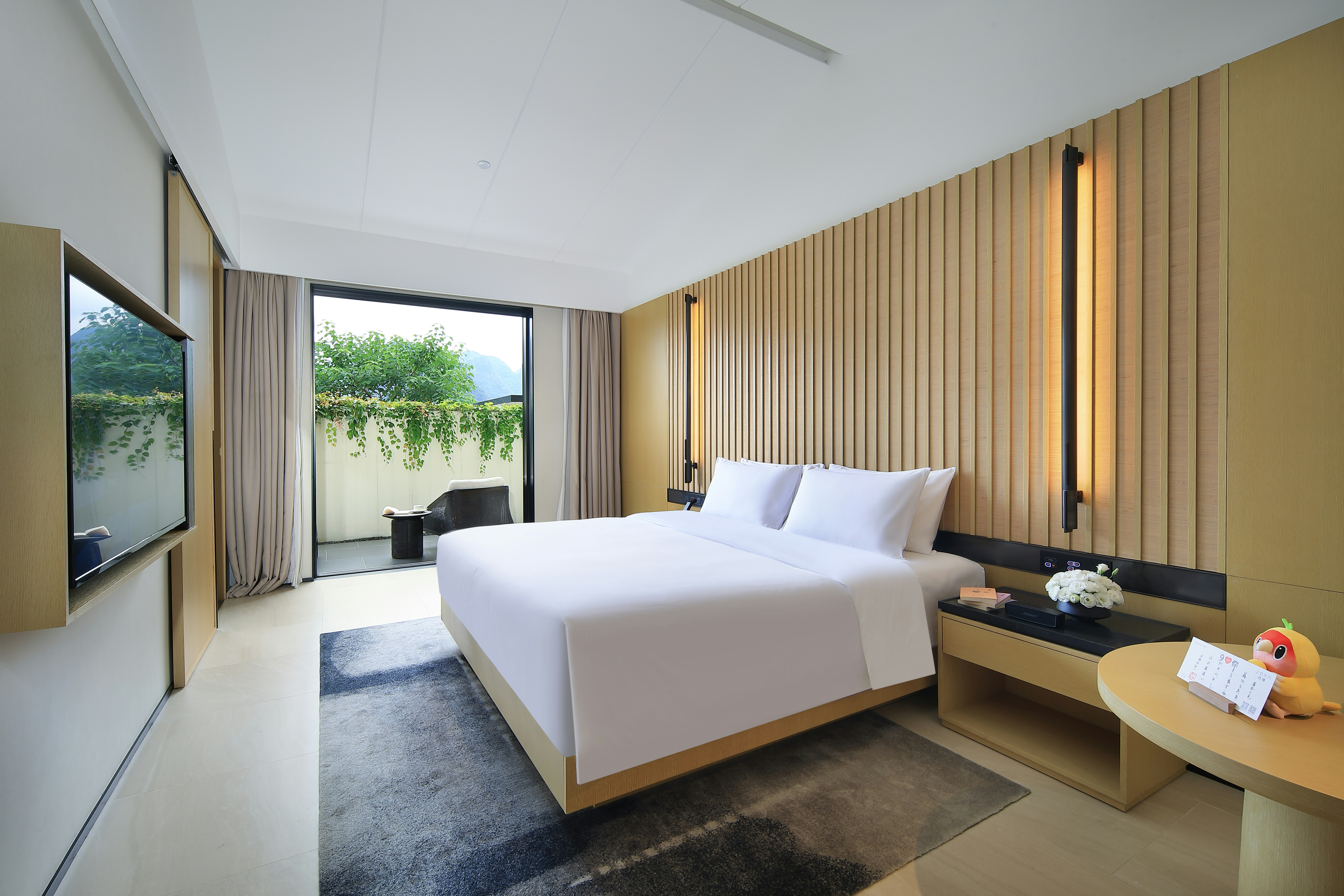 Courtyard King Room Interior