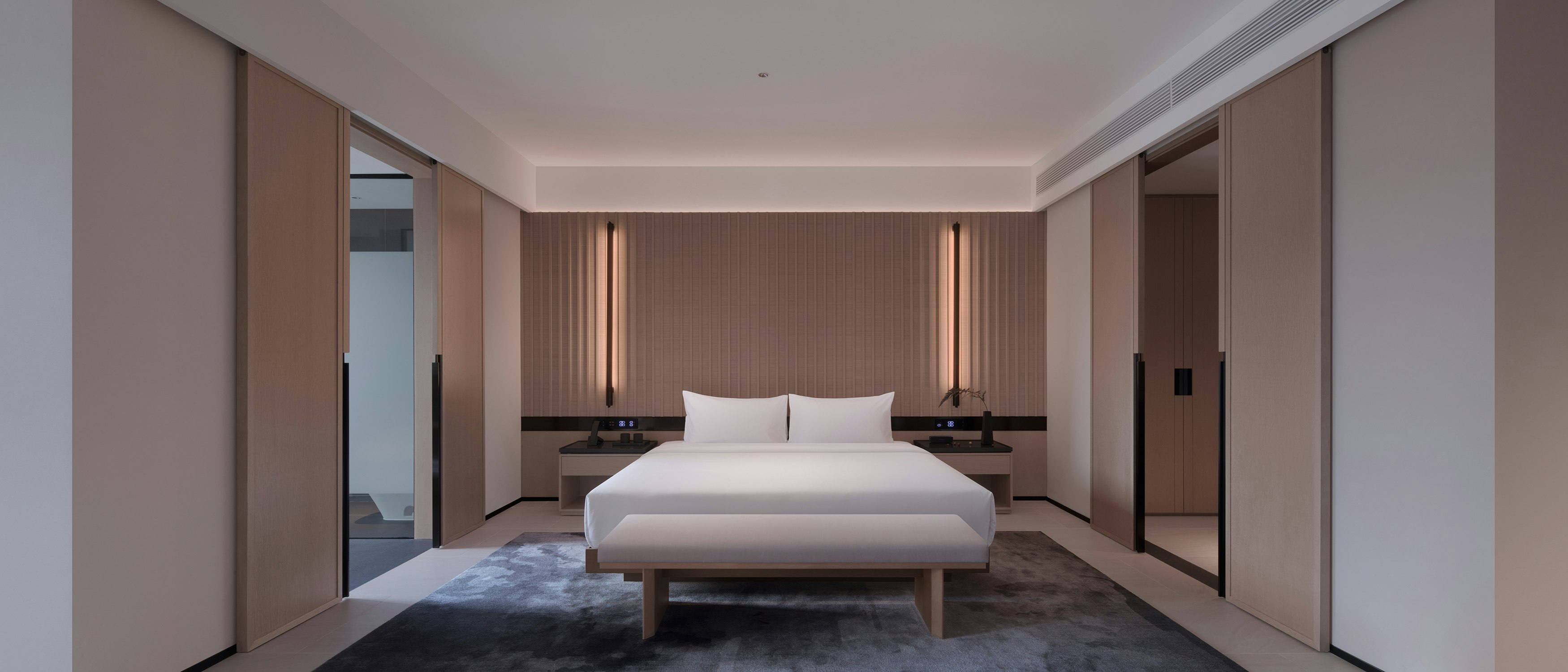 Deluxe King Room Bedroom