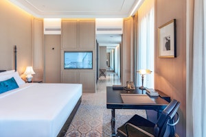Superior King Room - Bedroom