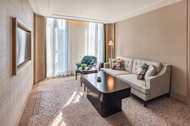 Deluxe Suite - Living Area