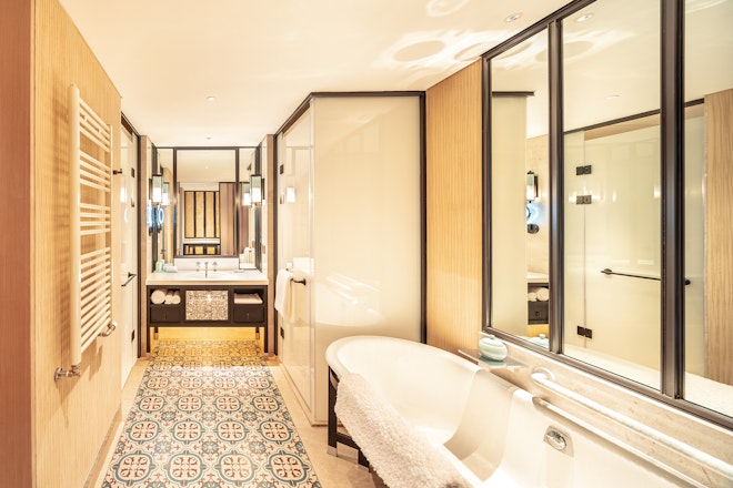 Studio Suite - Bathroom