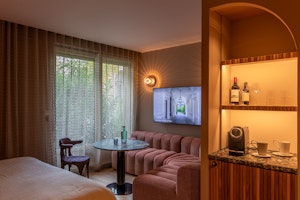 Executive Crazy - Living Area