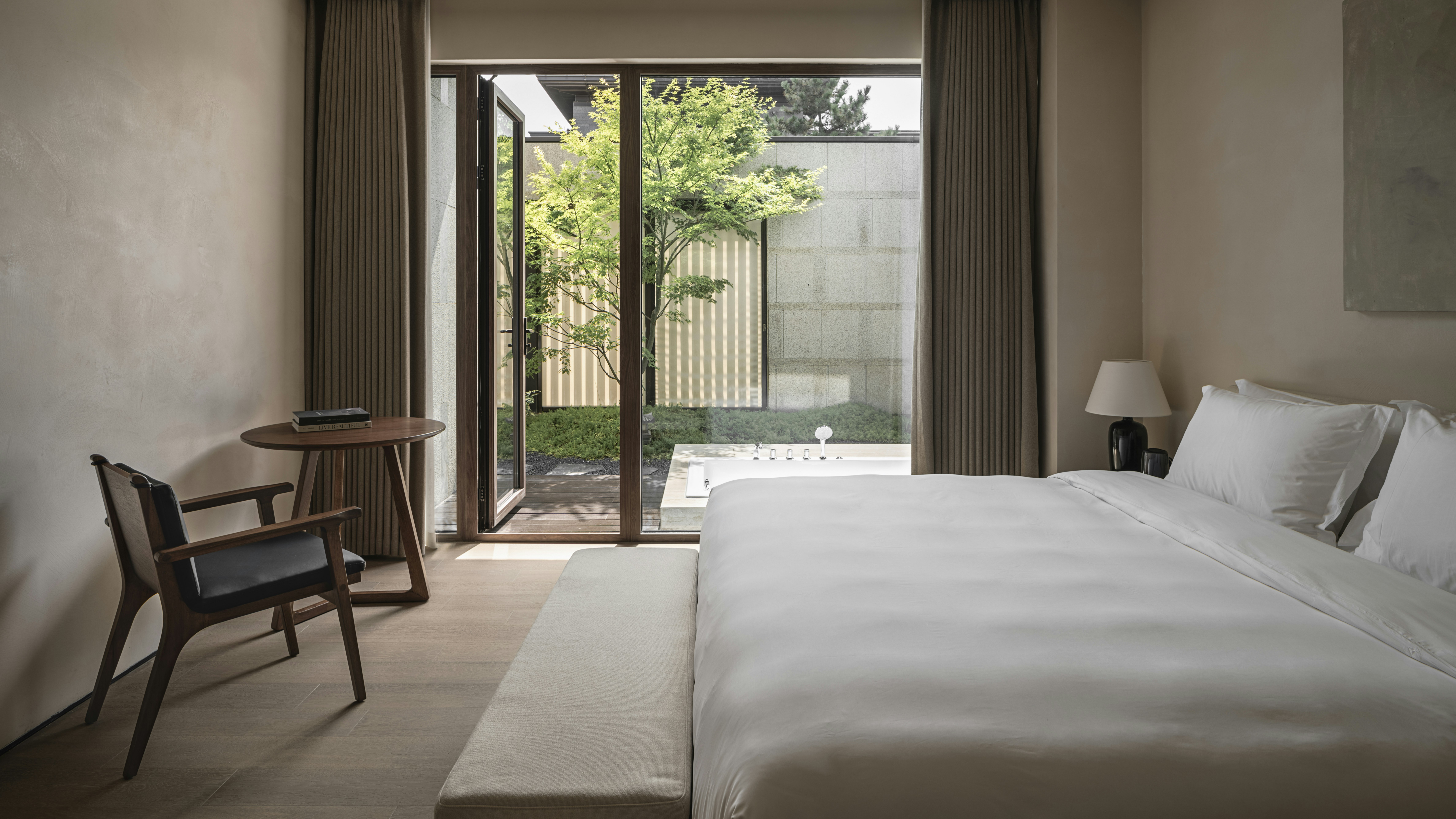 Family Suite Room - Bedroom