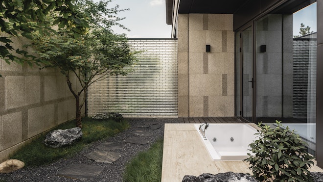 Outdoor Bathtub