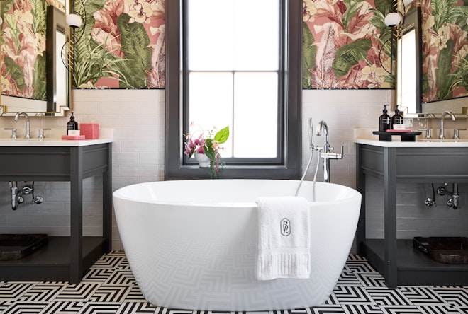 Magnolia King - Bathroom