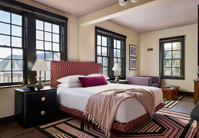 Wisteria Deluxe King ADA - Bedroom