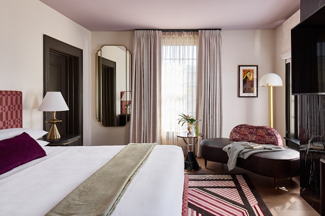 Wisteria Deluxe King - Bedroom
