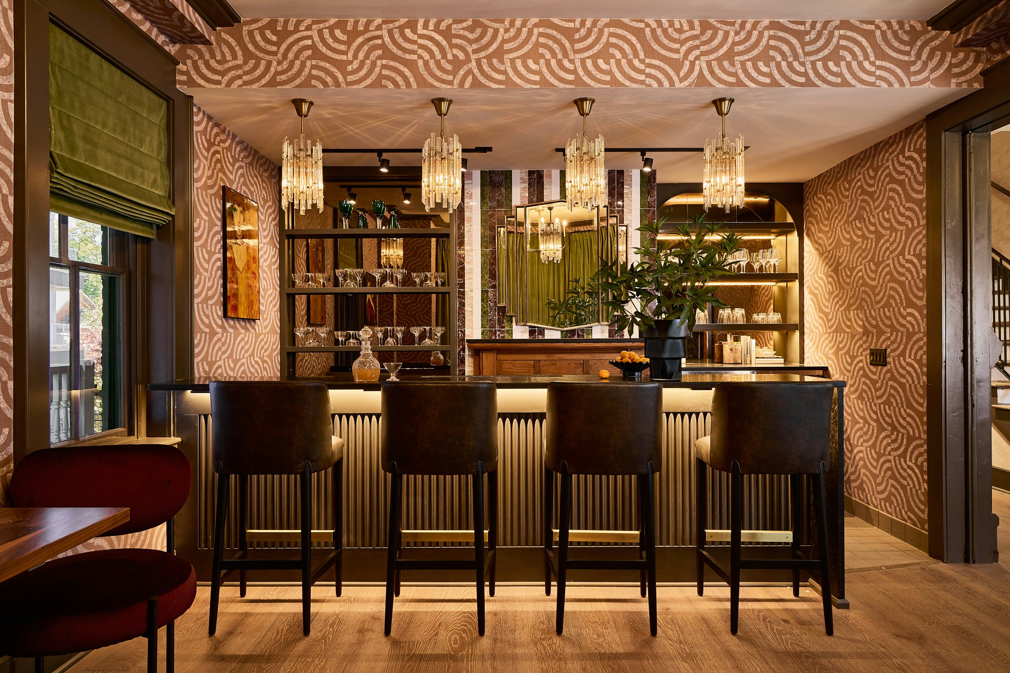 Wine & Roses Parlour