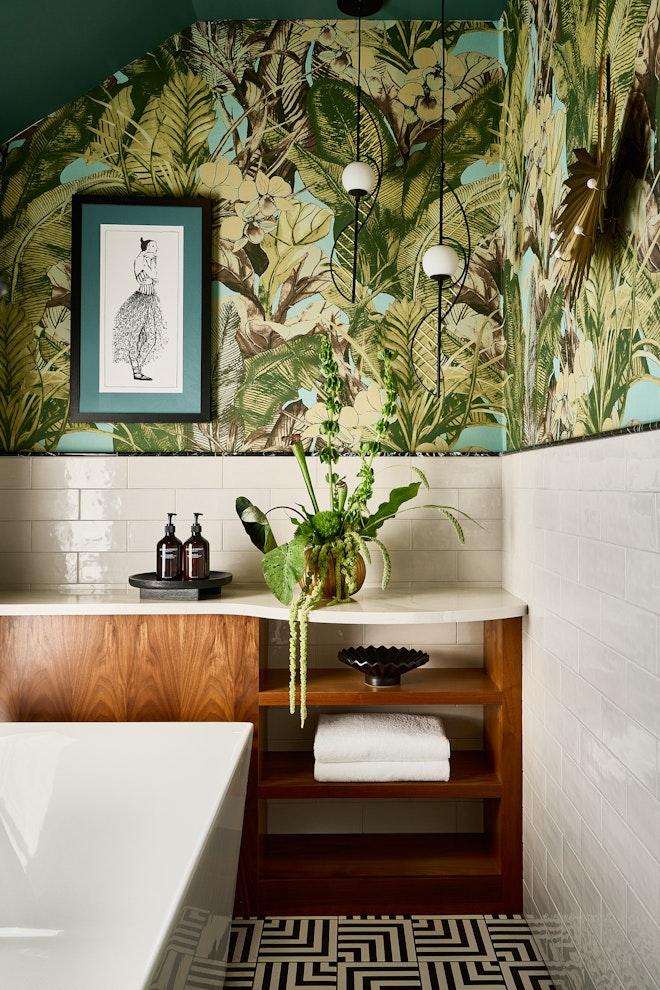 Magnolia King - Bathroom Details