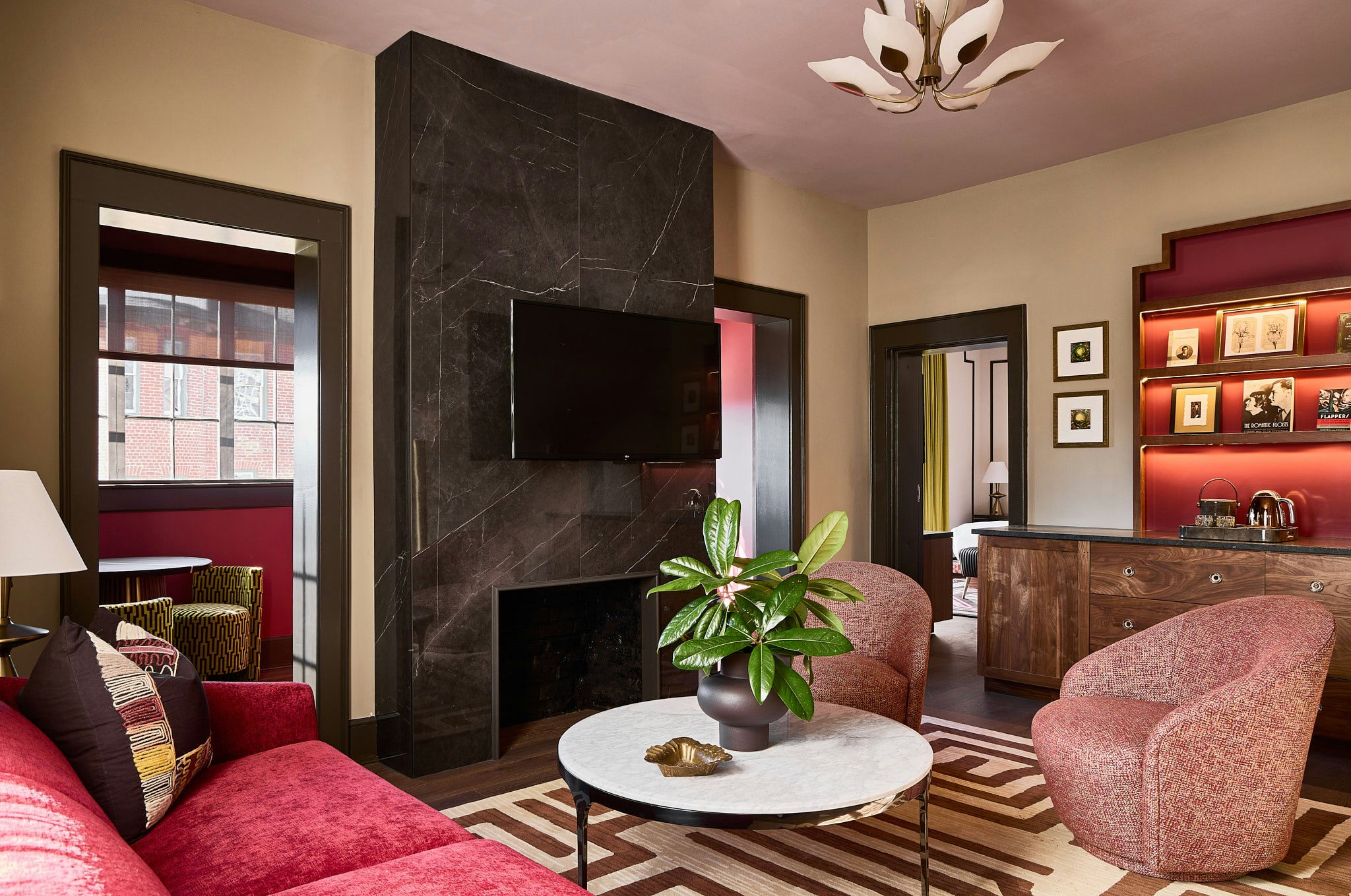 Sundrop Executive Suite - Living Area