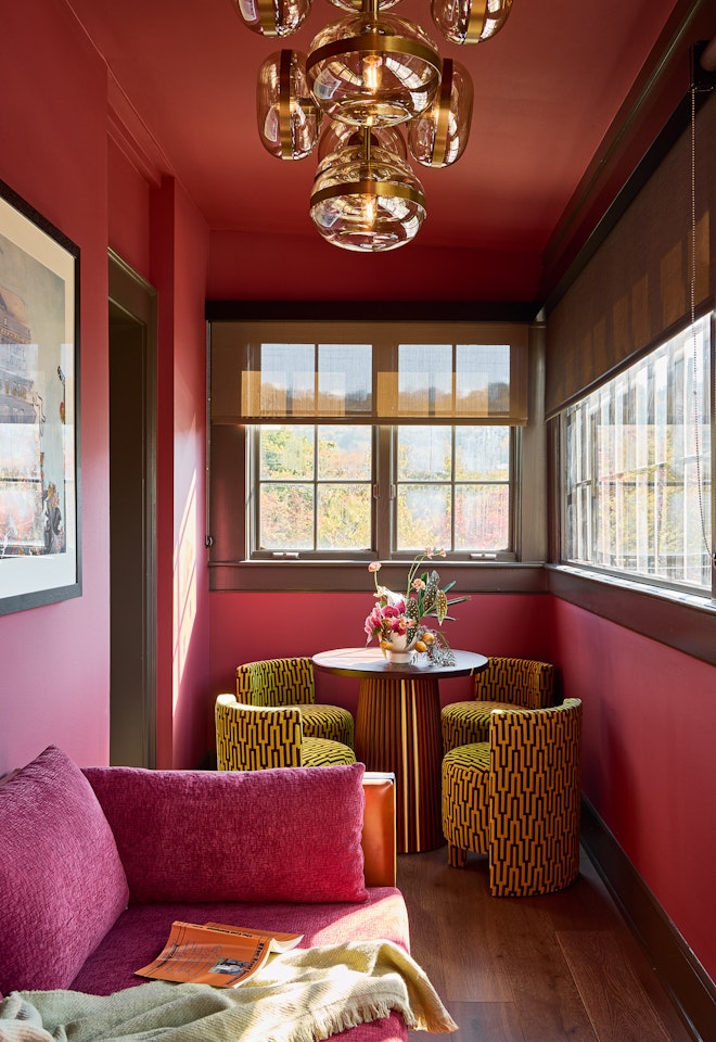 Sundrop Executive Suite - Living Area