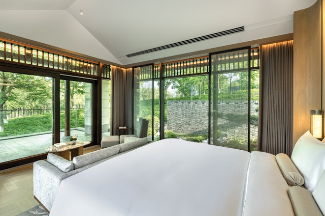 Lake View Mountain Stay Two Room Villa - Bedroom