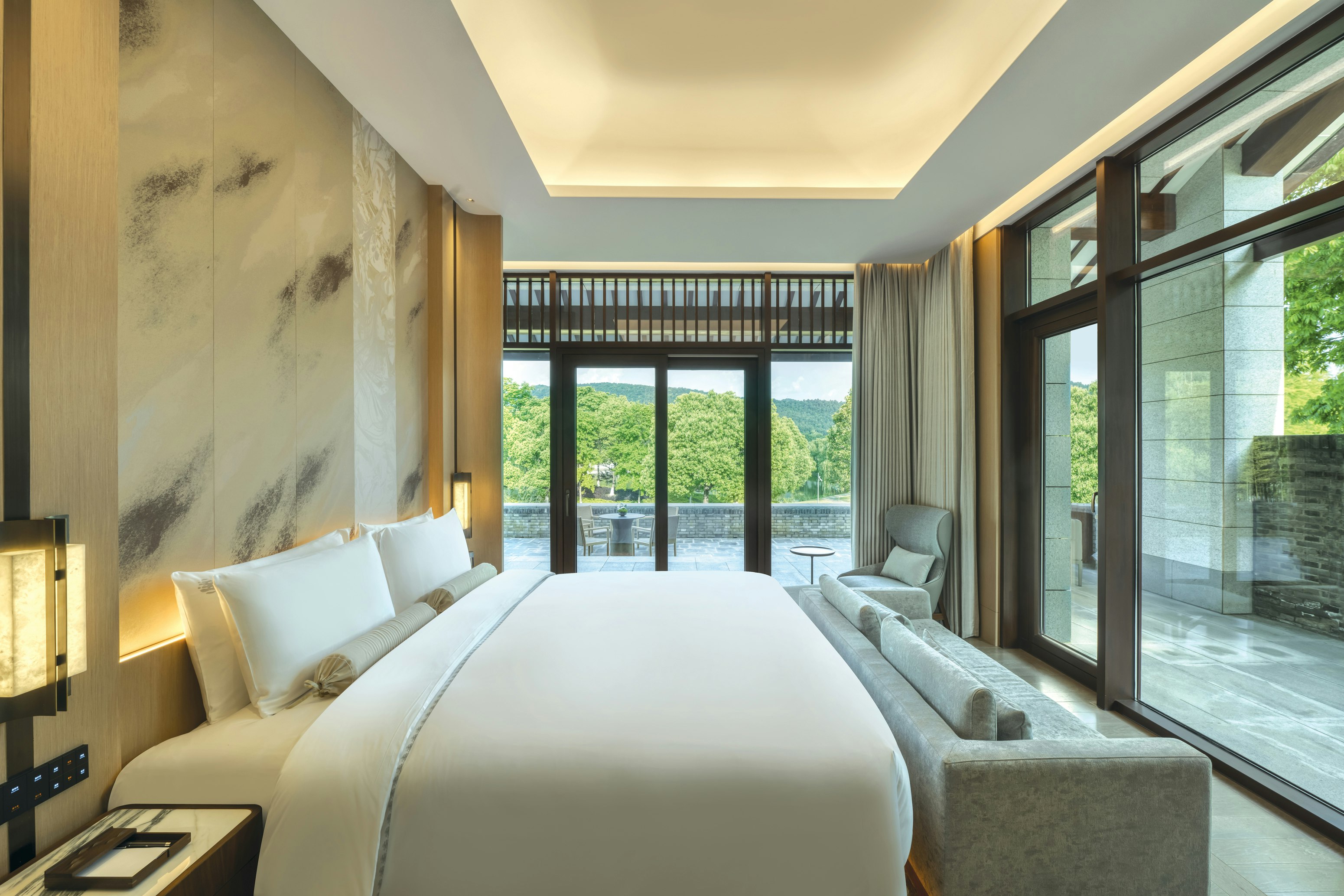 Lake View Mountain Stay One Room Villa - Bedroom