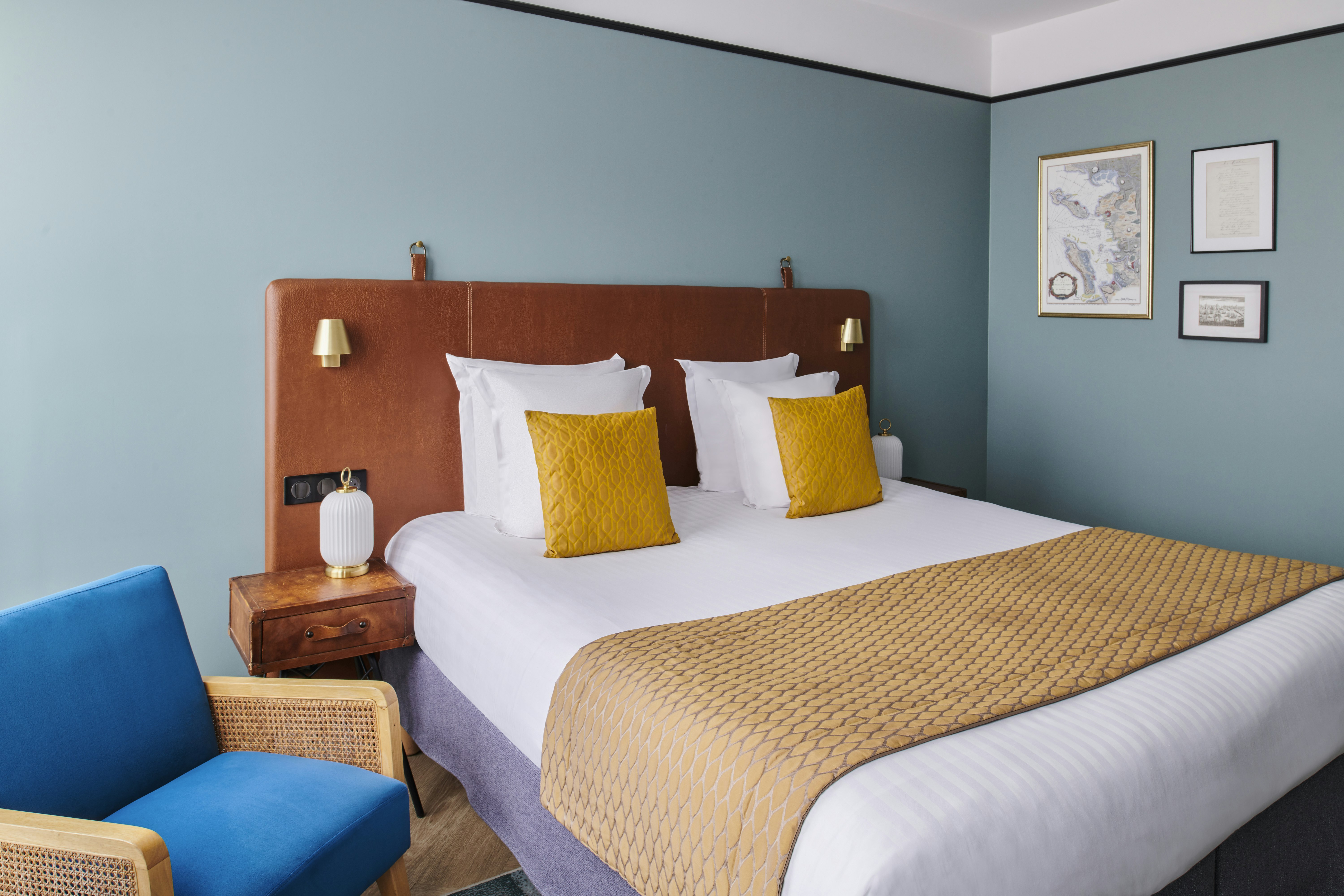 Deluxe Room - Bedroom