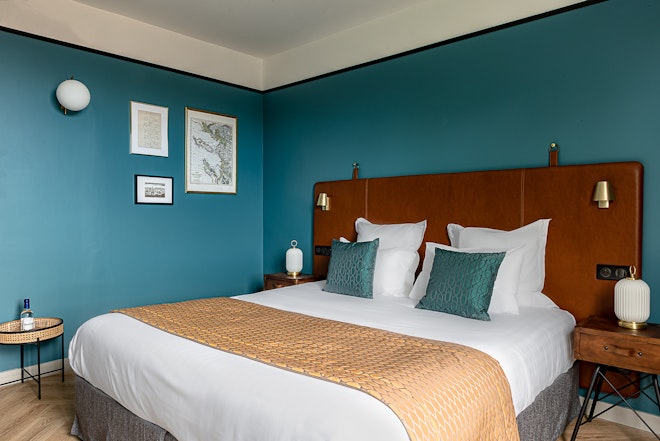 Deluxe Suite - Bedroom