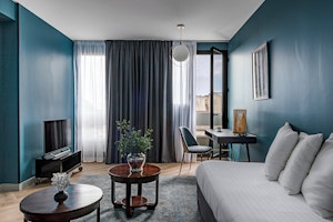 Deluxe Suite - Living Area