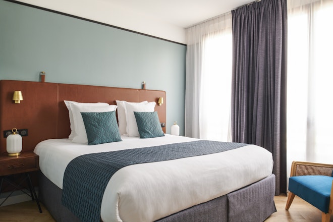 Deluxe Room - Bedroom