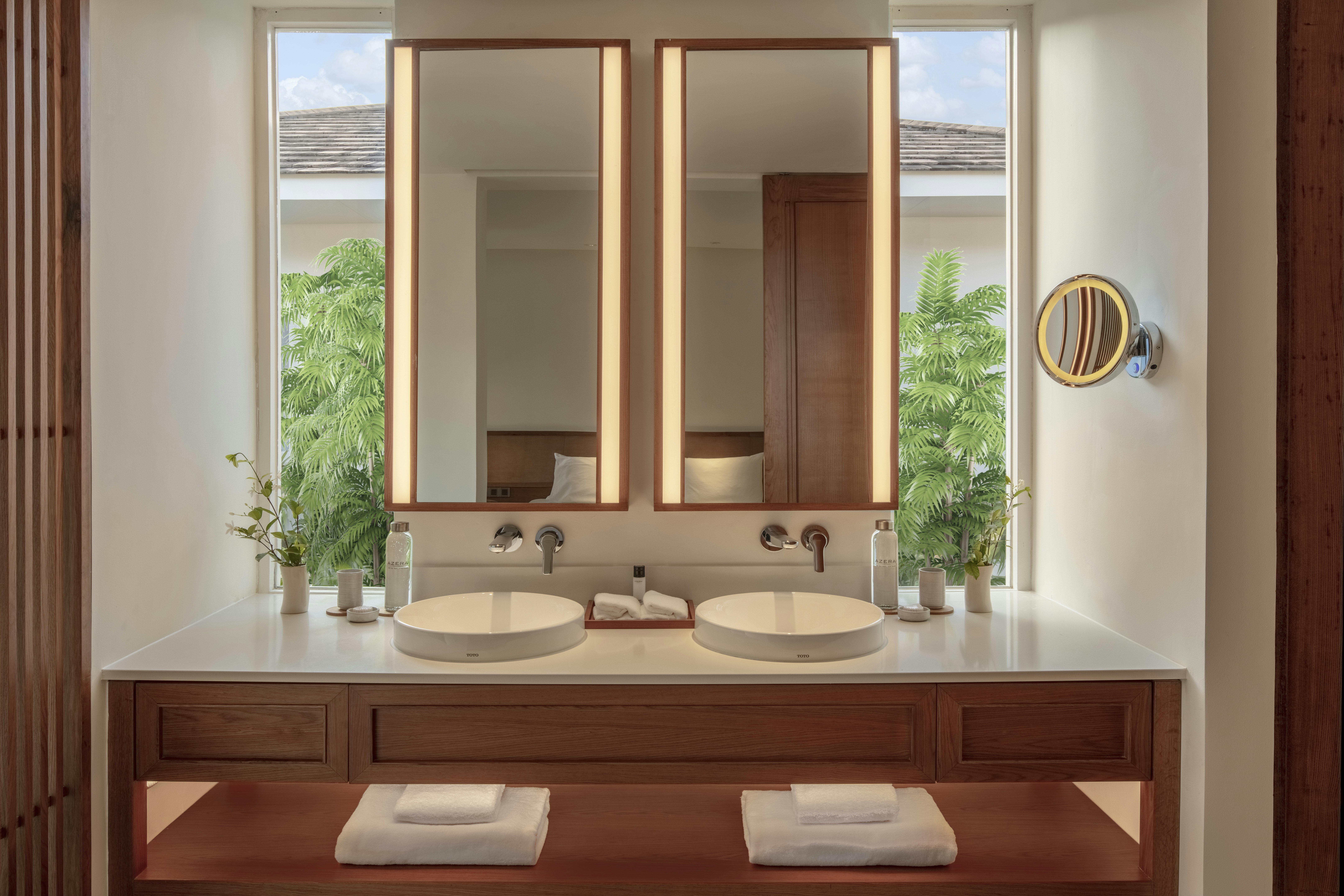 Deluxe Suite - Bathroom