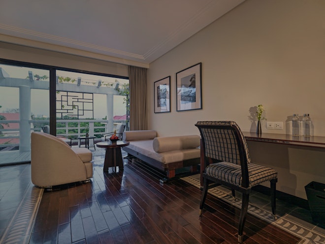 Deluxe - Living Area