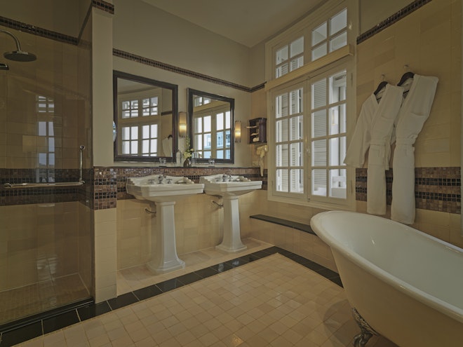 Colonial Suite - Bathroom