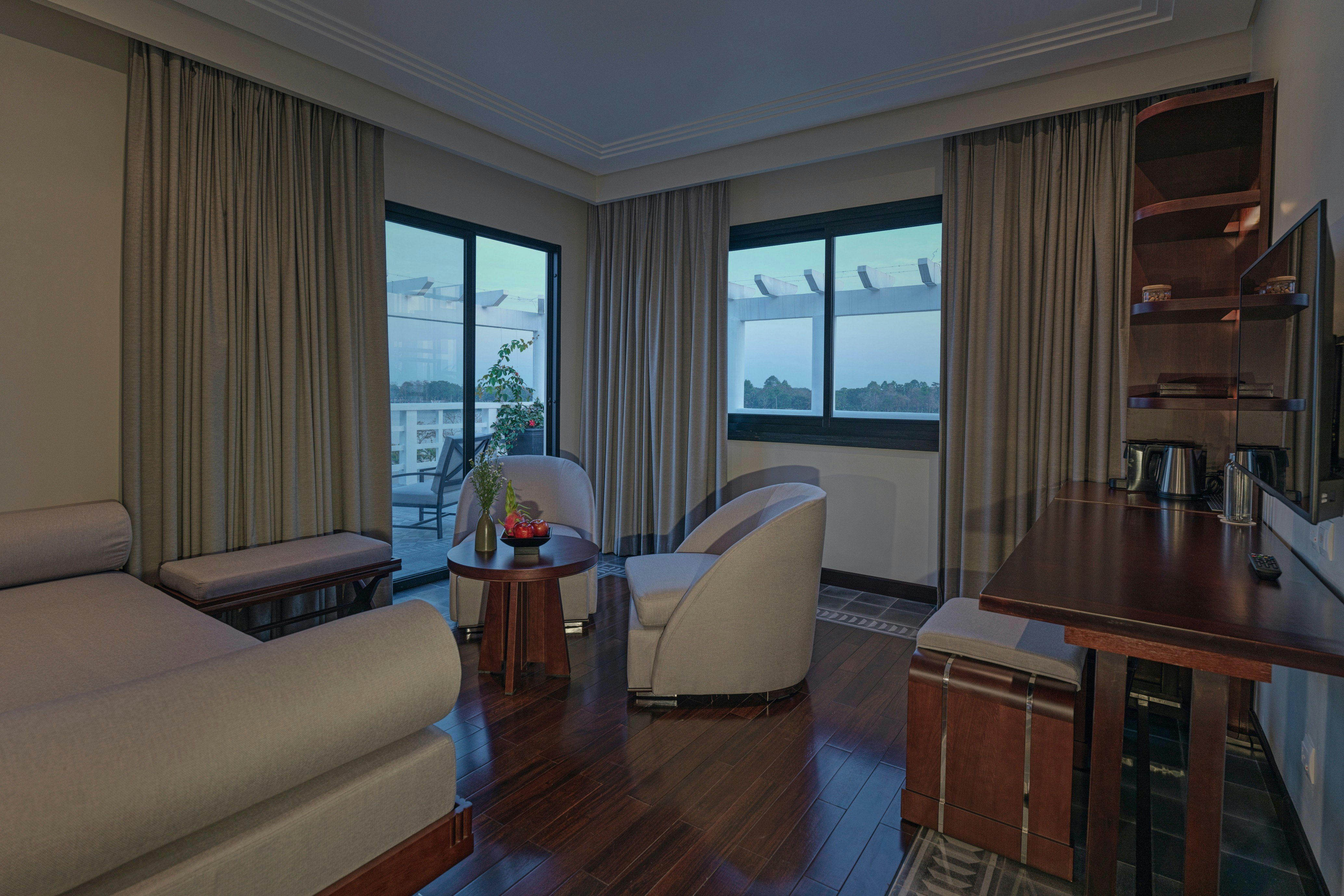 Perfume River Suite - Living Area