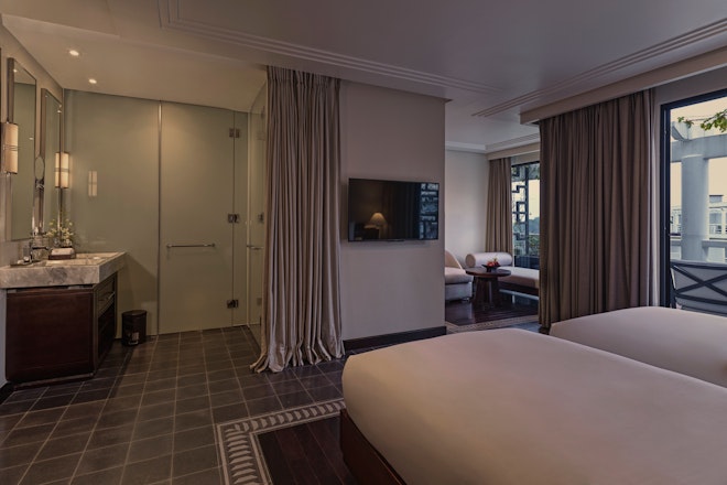 Deluxe River Twin - Bedroom