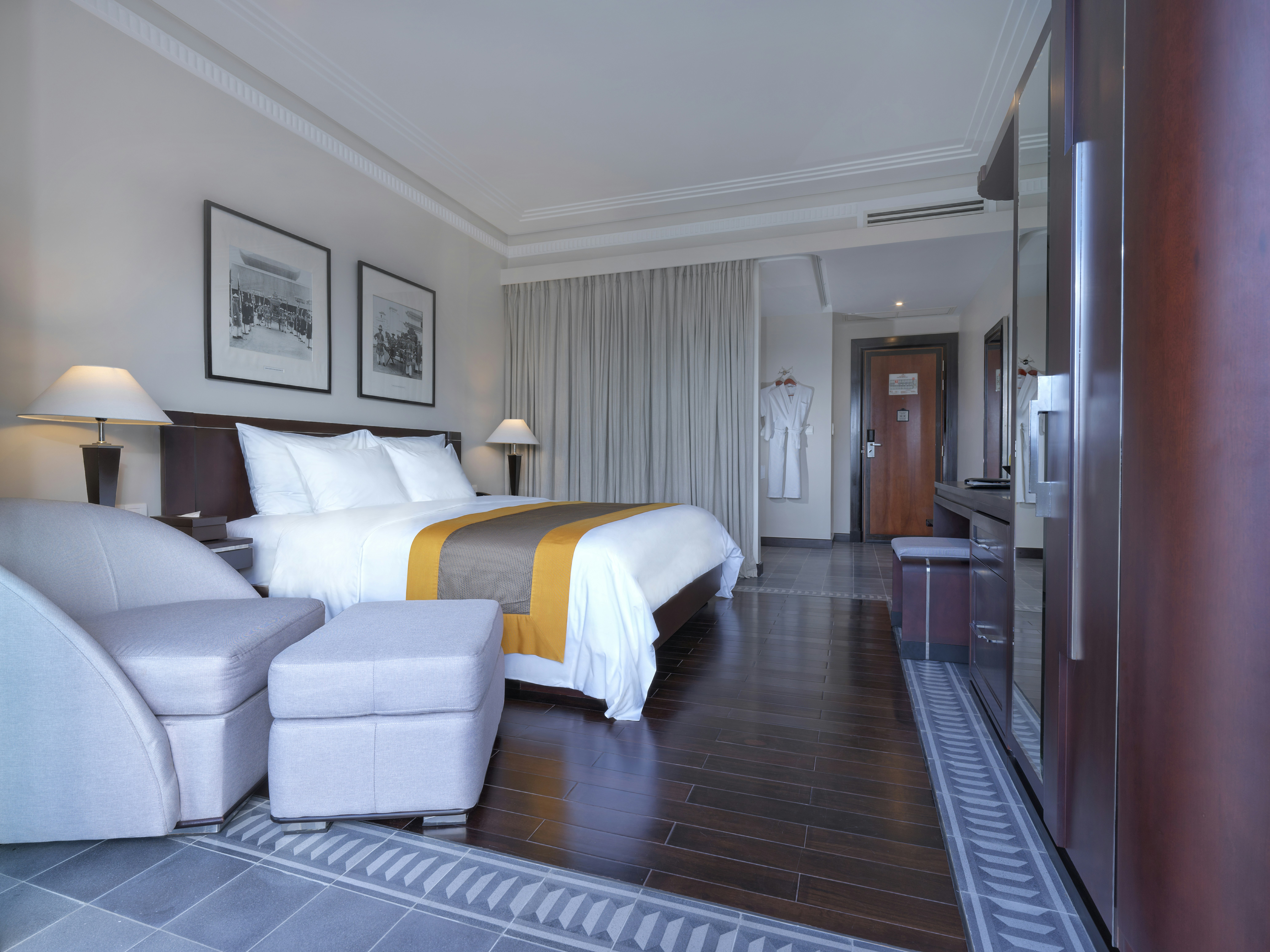 Superior Garden Queen - Bedroom