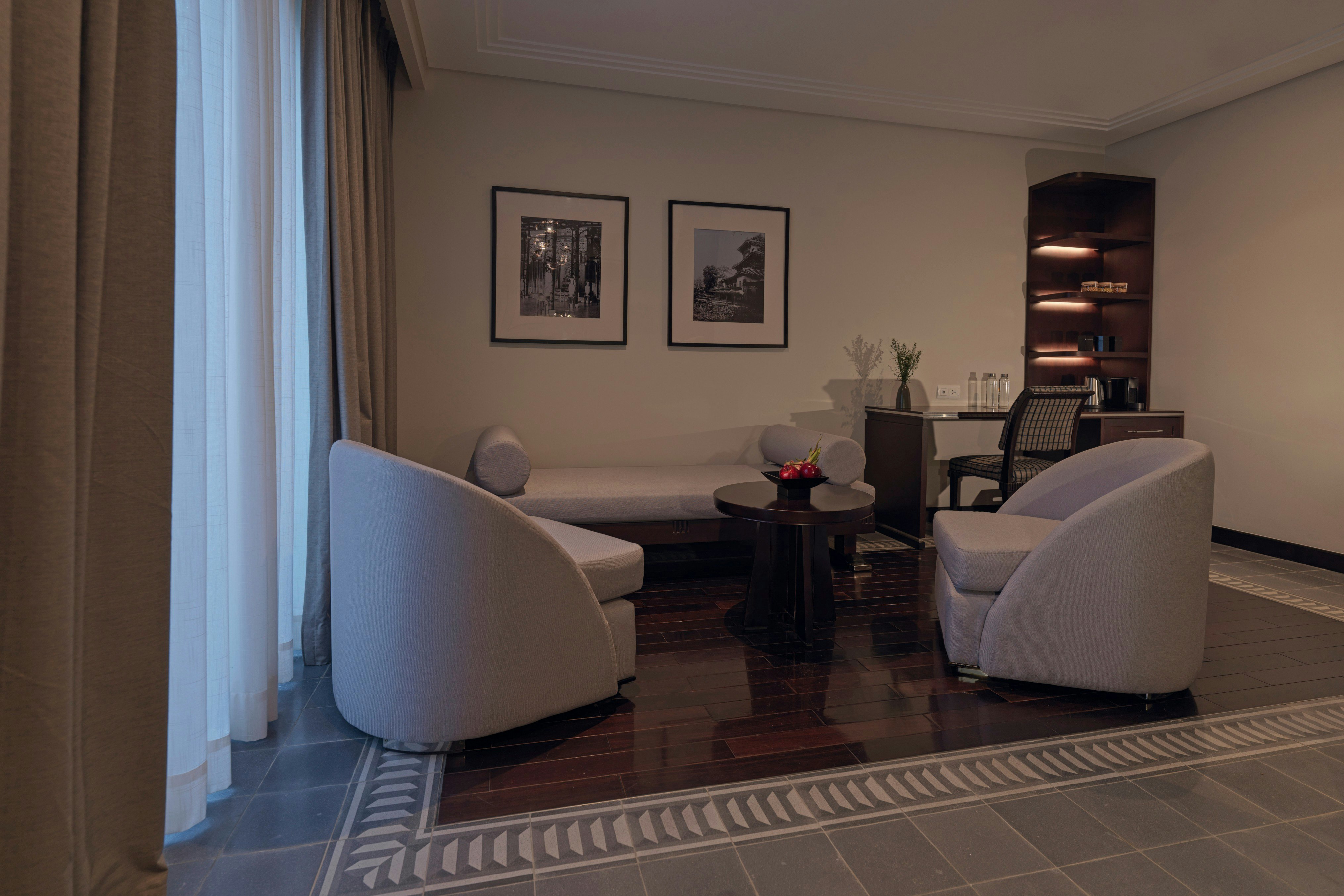 Deluxe - Living Area