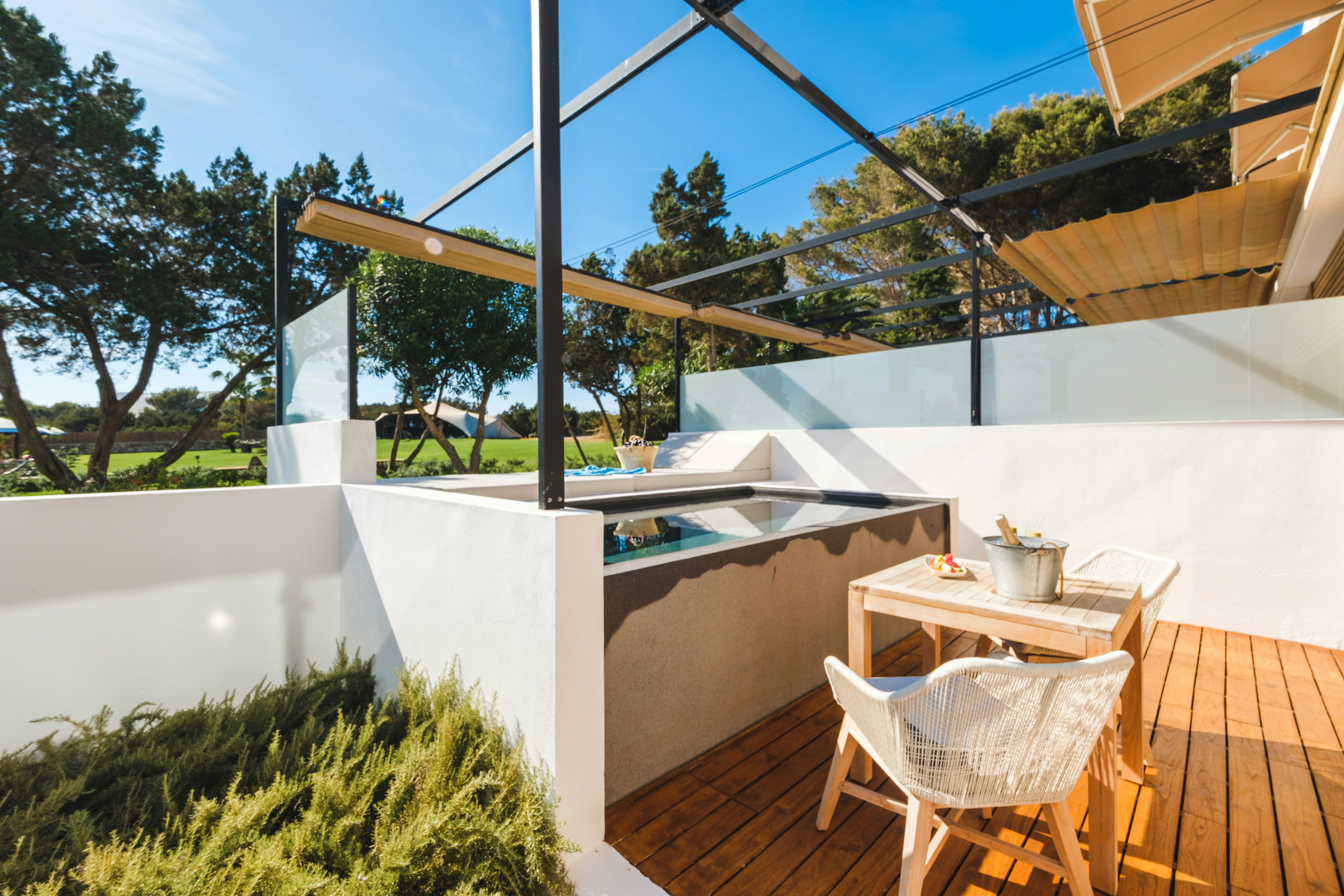 Gran Pool Garden - Pool & Deck