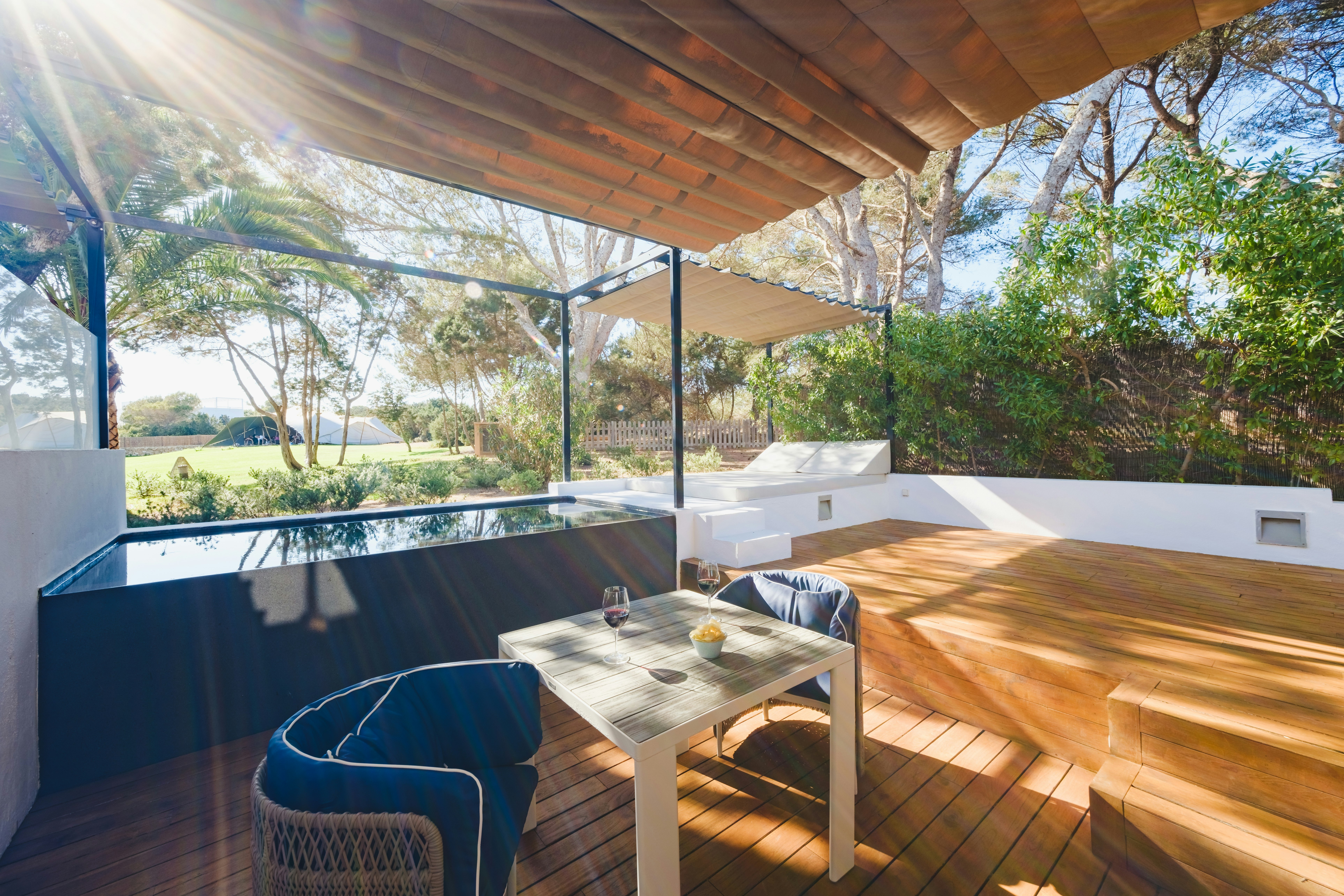 Pool Corner - Pool & Deck