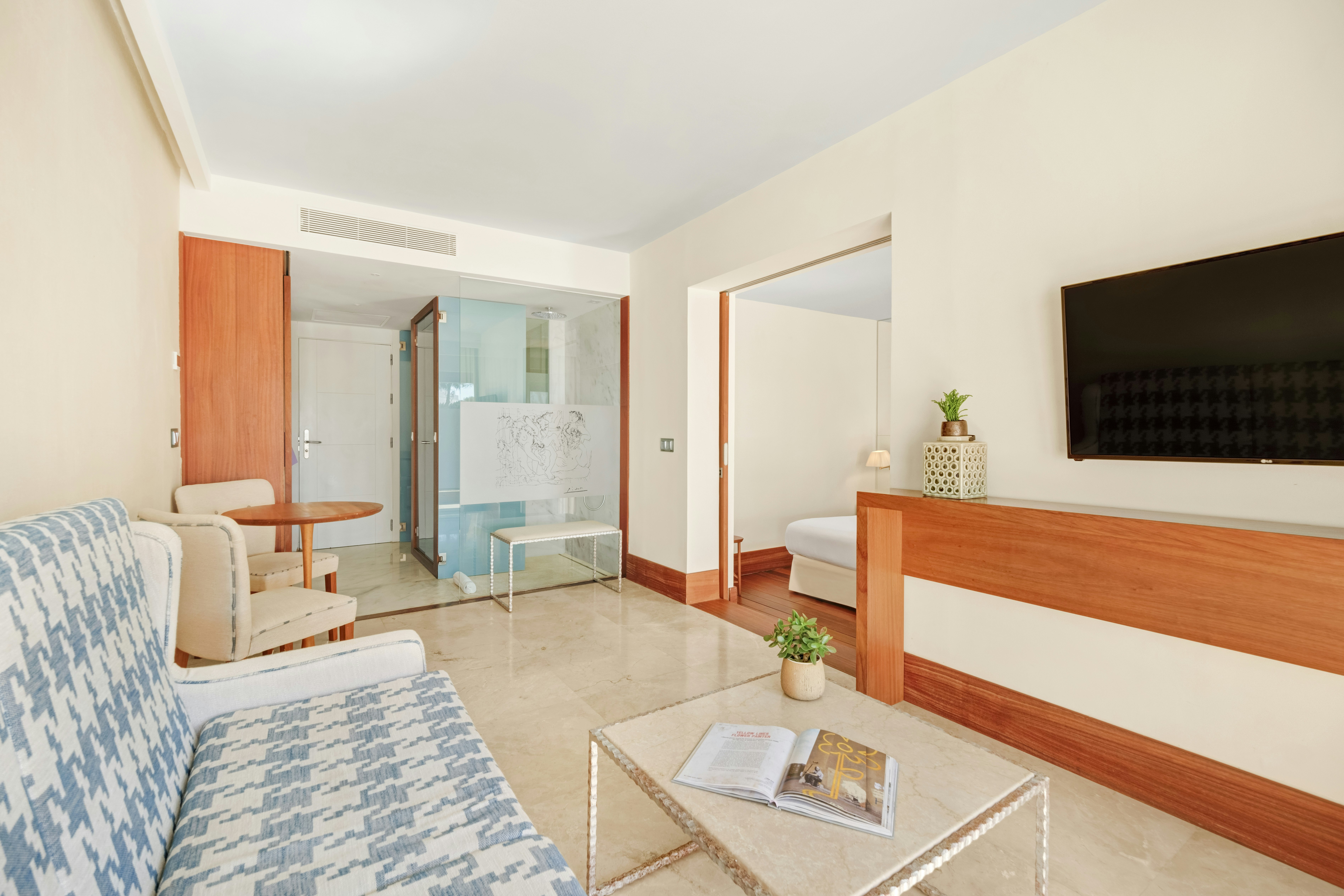 Gran Pool Garden - Living Area