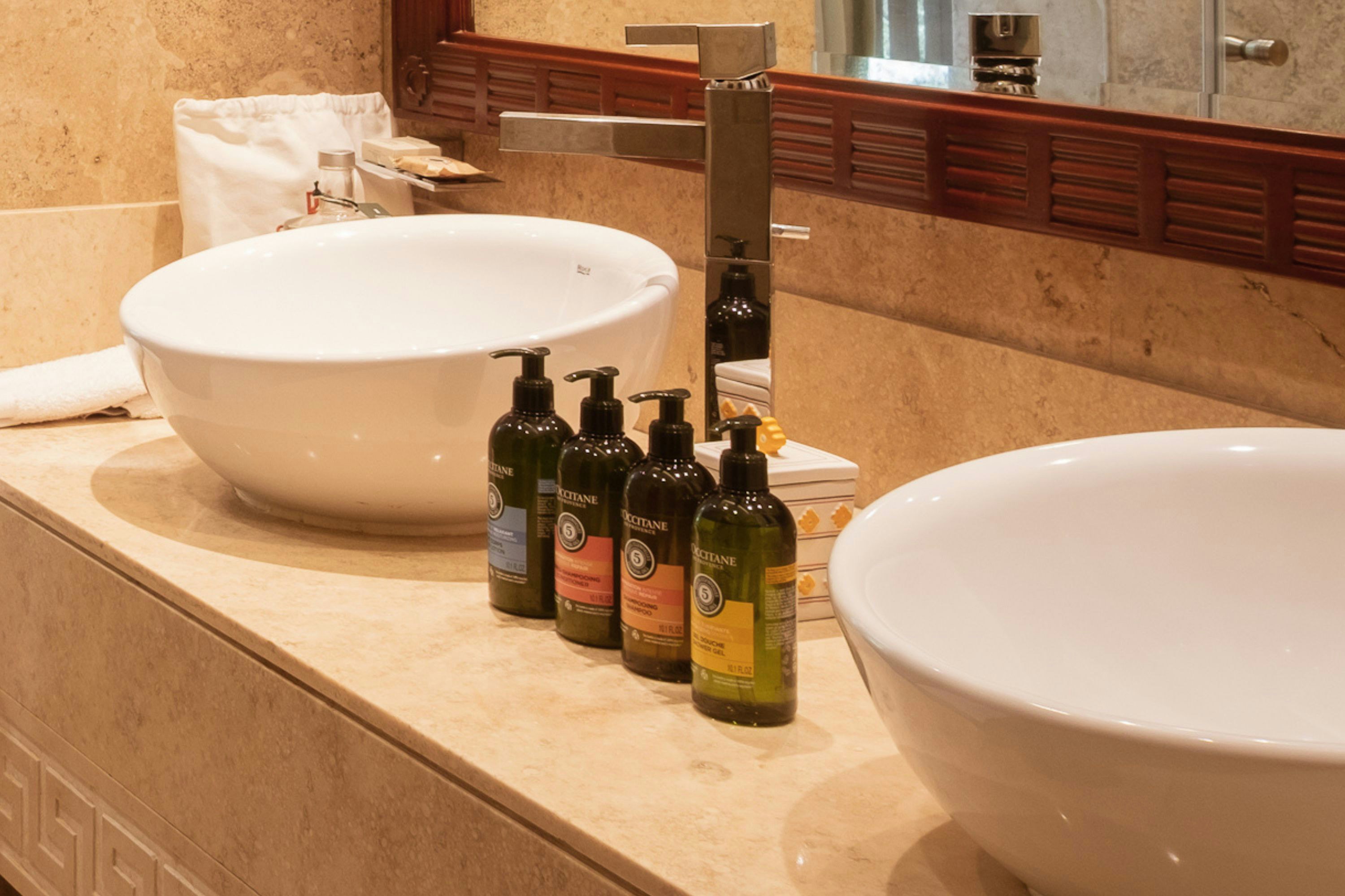 Imperial Suite, 1 King Bed Garden View - Amenities