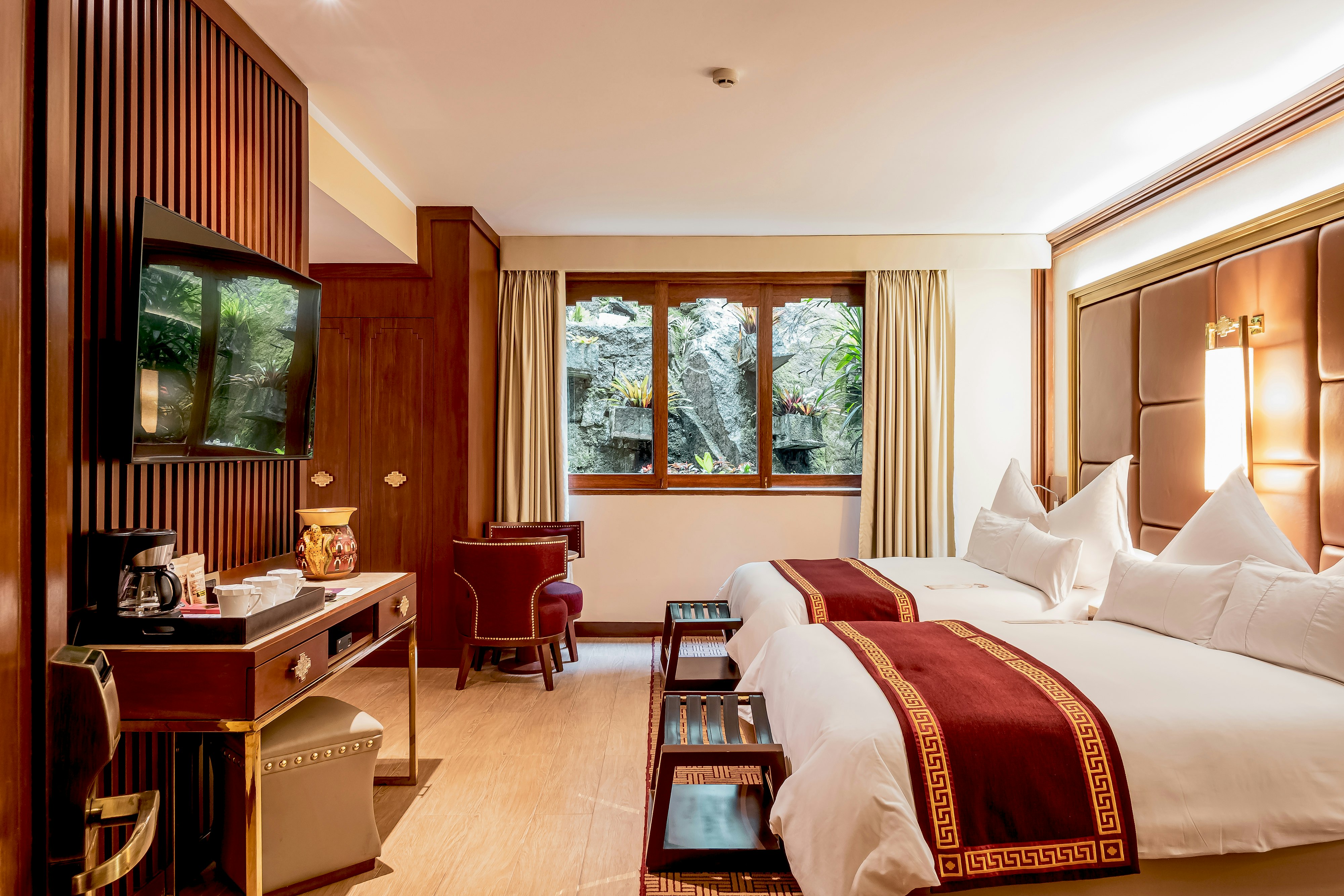 Sumaq Deluxe, 2 Full Beds Garden View - Bedroom