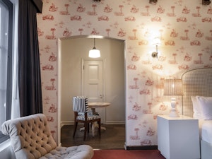 Grand Studio Residence (Queen) - Room Details