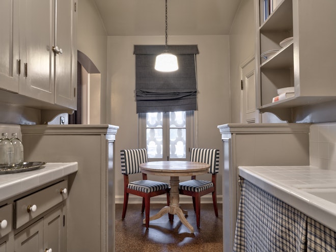 Grand Studio Residence (Queen) - Kitchen
