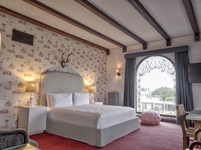 Grand Studio Residence (King) - Bedroom