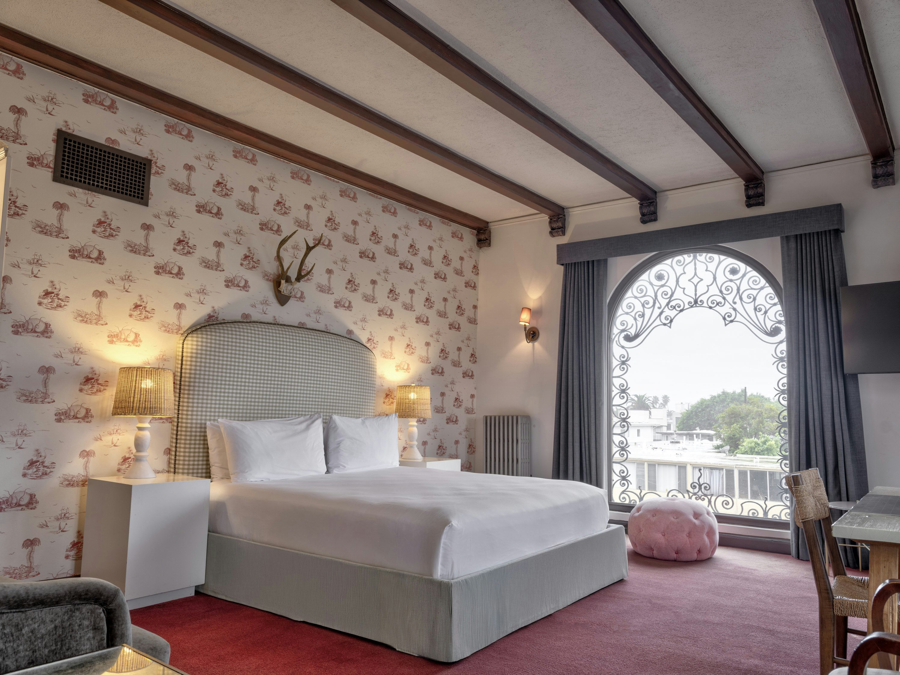 Grand Studio Residence (King) - Bedroom