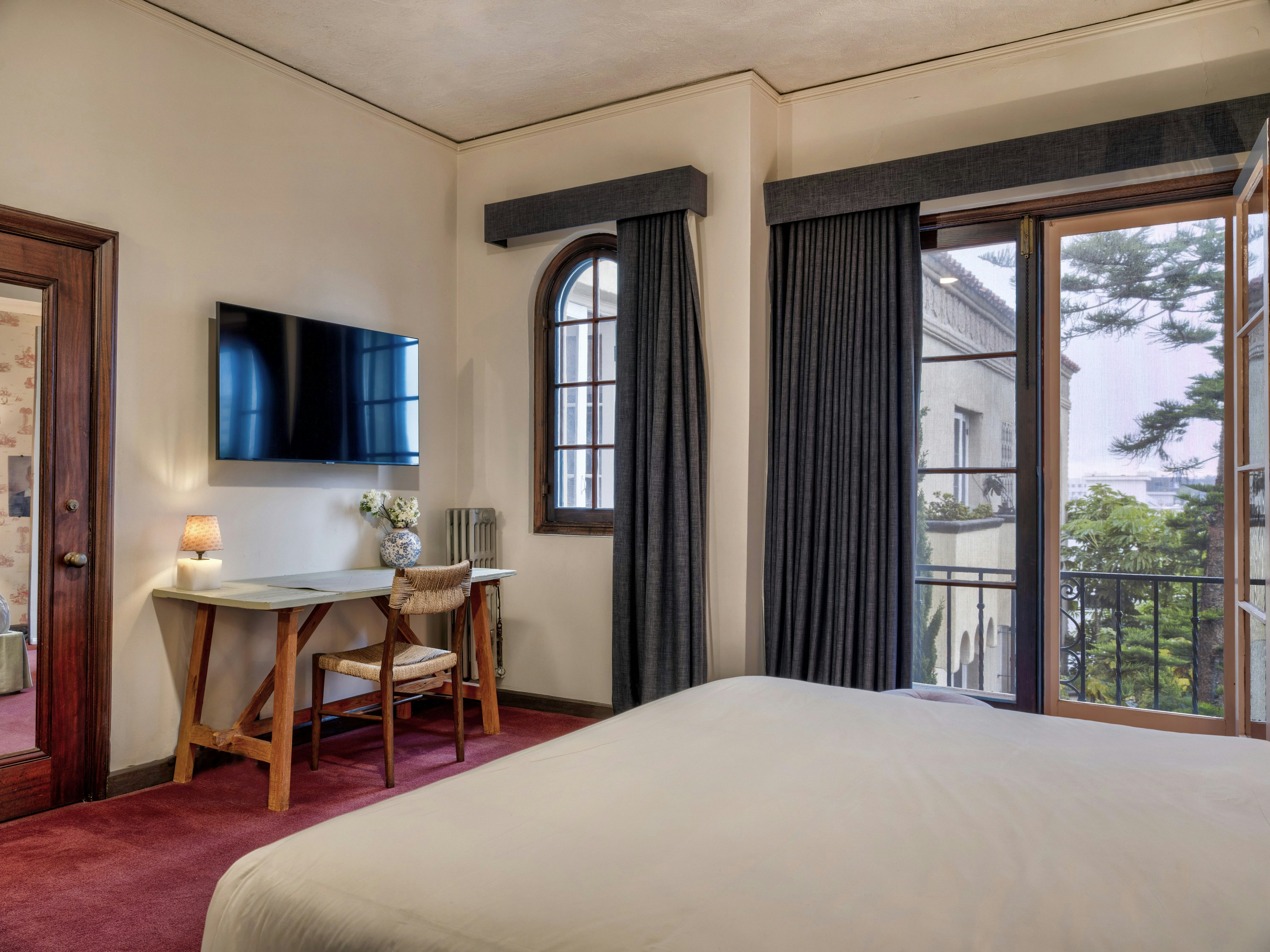 Classic with King Bed - Bedroom