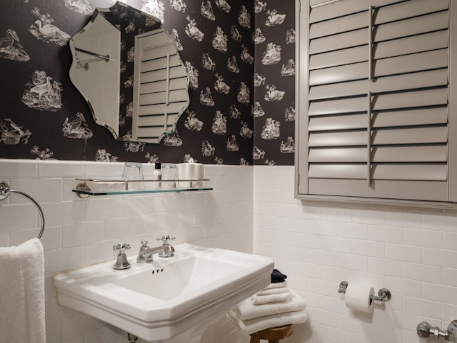 Classic with King Bed - Bathroom
