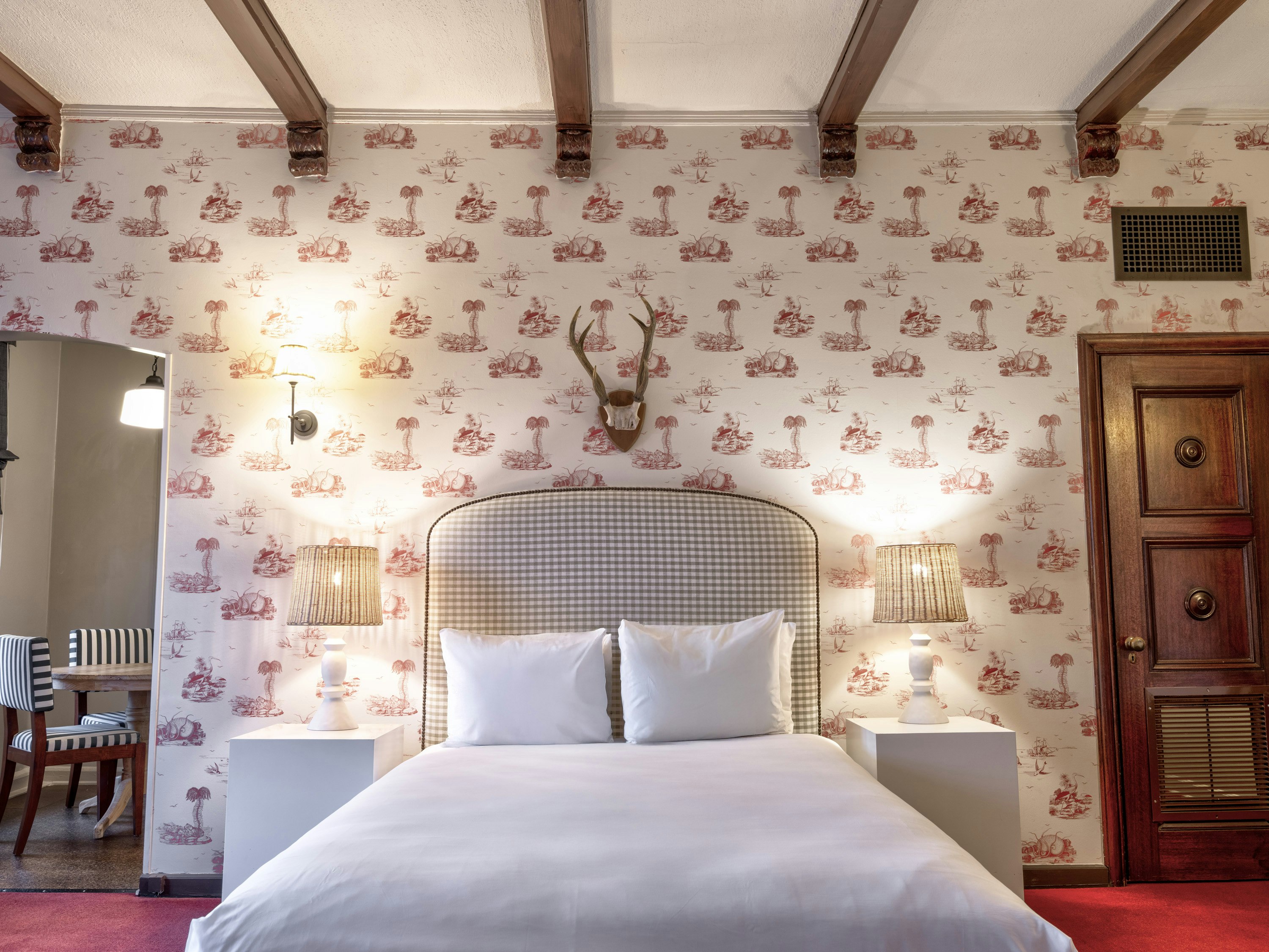 Grand Studio Residence (Queen) - Bedroom