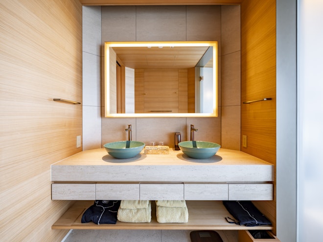 Ocean Suite - Bathroom