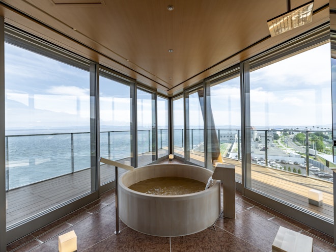 Presidential Suite - Bathtub