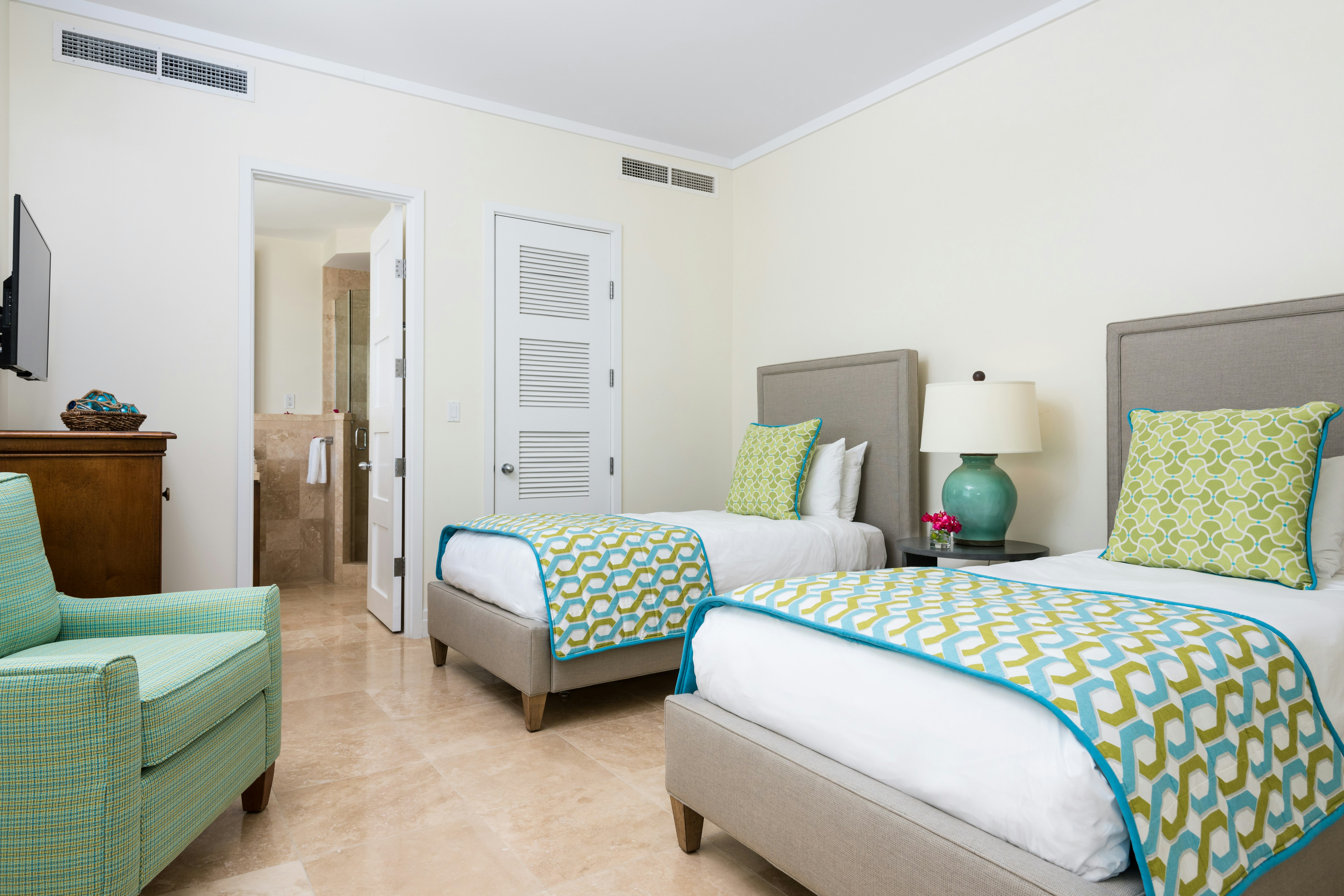 Premier Ocean Front 3 Bedroom Suite - Third Bedroom